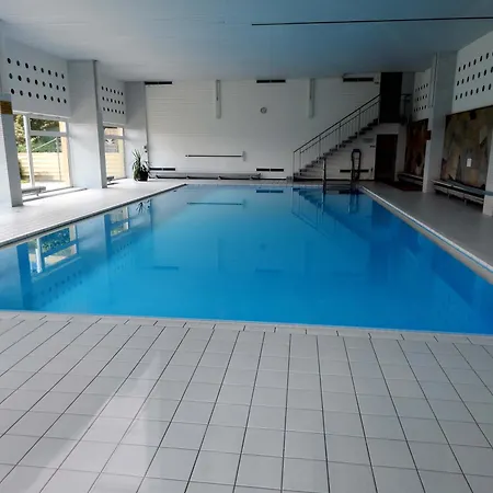 Mit Grossem Indoorpool Und Toller Weitsicht Auf Berge
