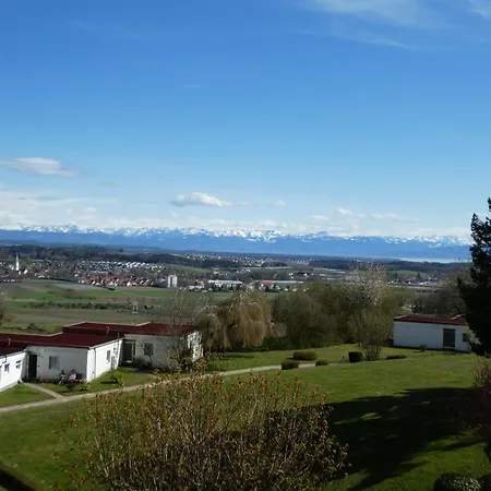 Mit Grossem Indoorpool Und Toller Weitsicht Auf Berge Apartamento